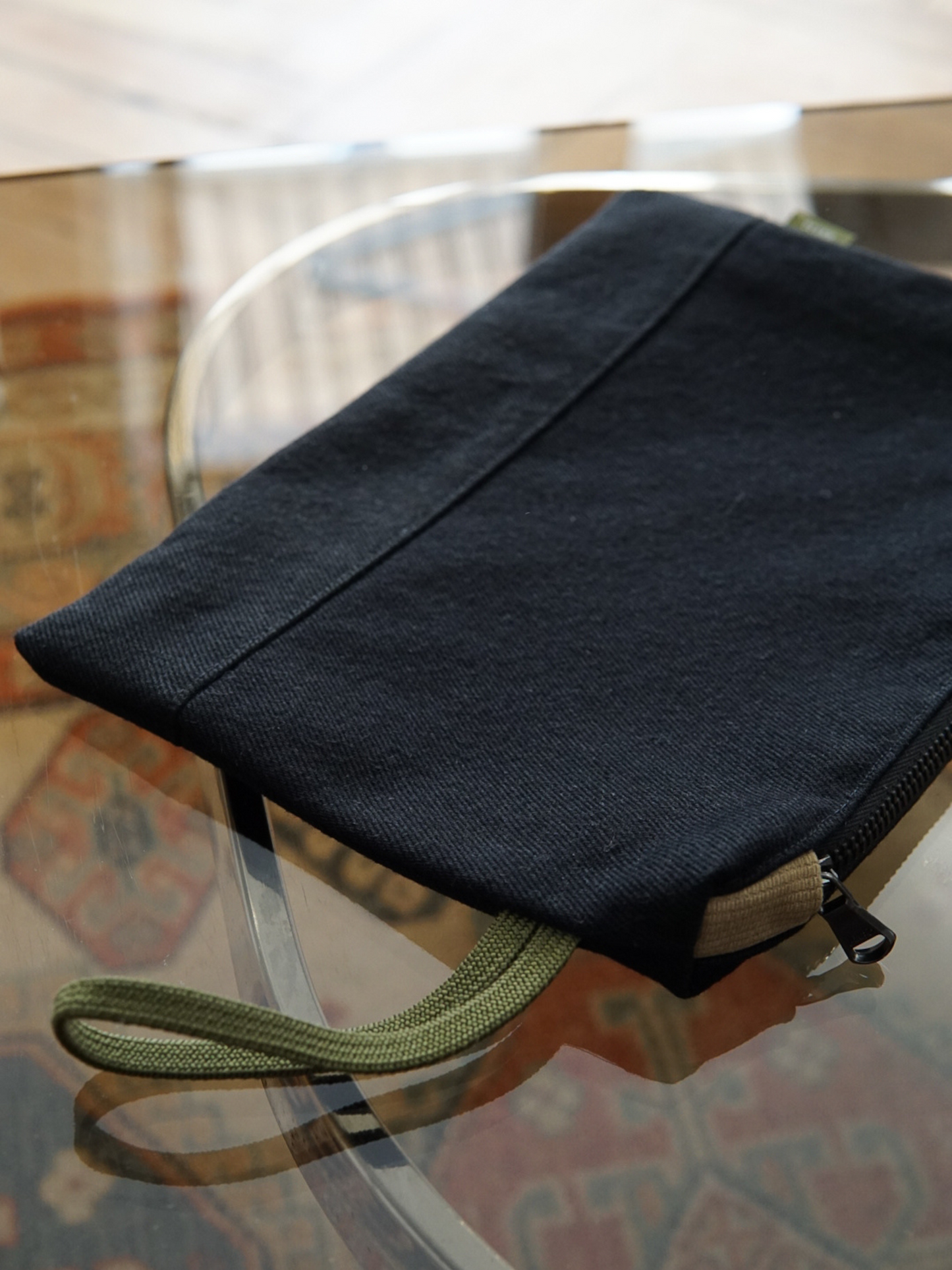 TROUSSE EN DENIM NOIR